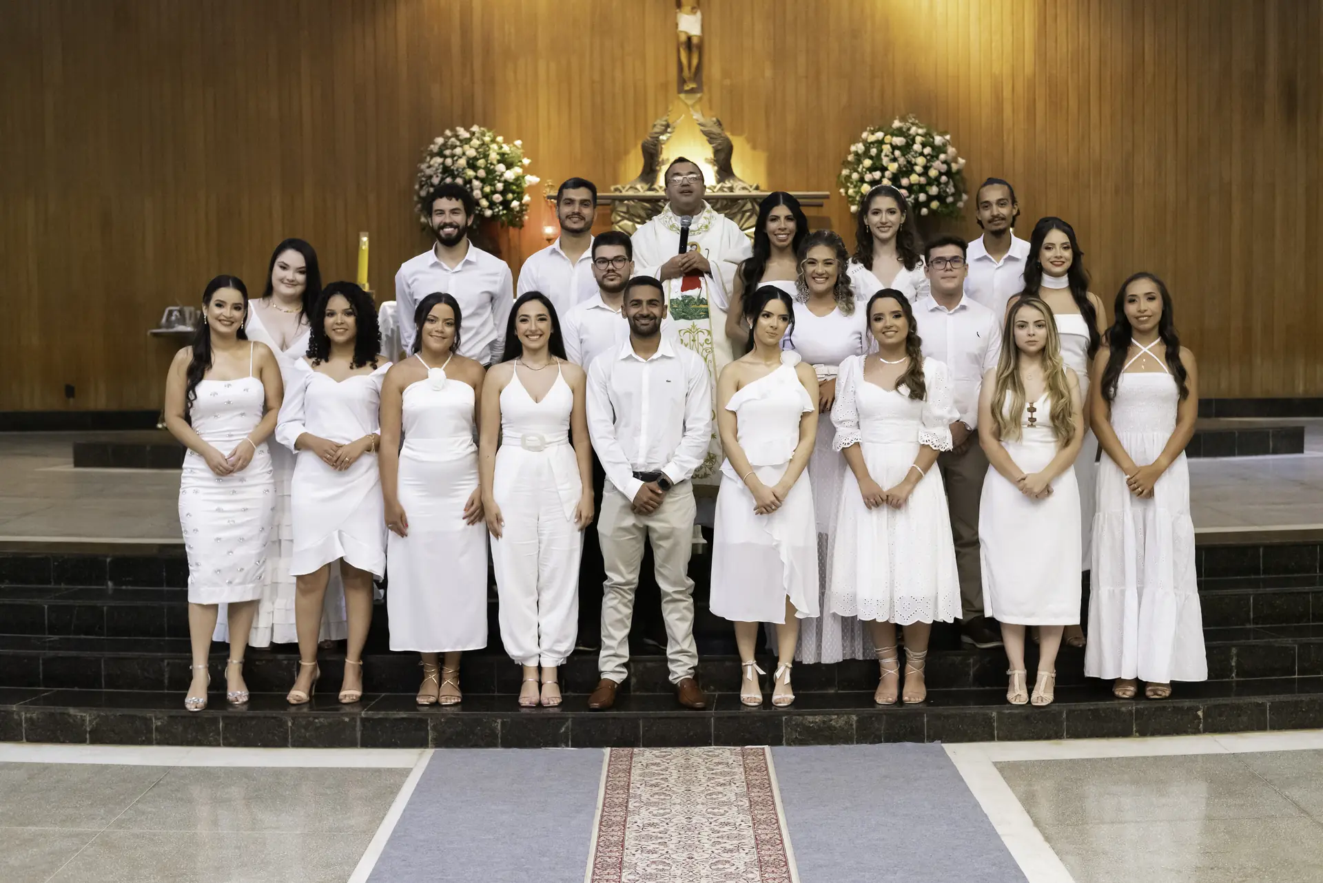Formandos na missa de formatura.